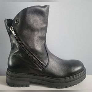 Black leather winter boots by Avellini